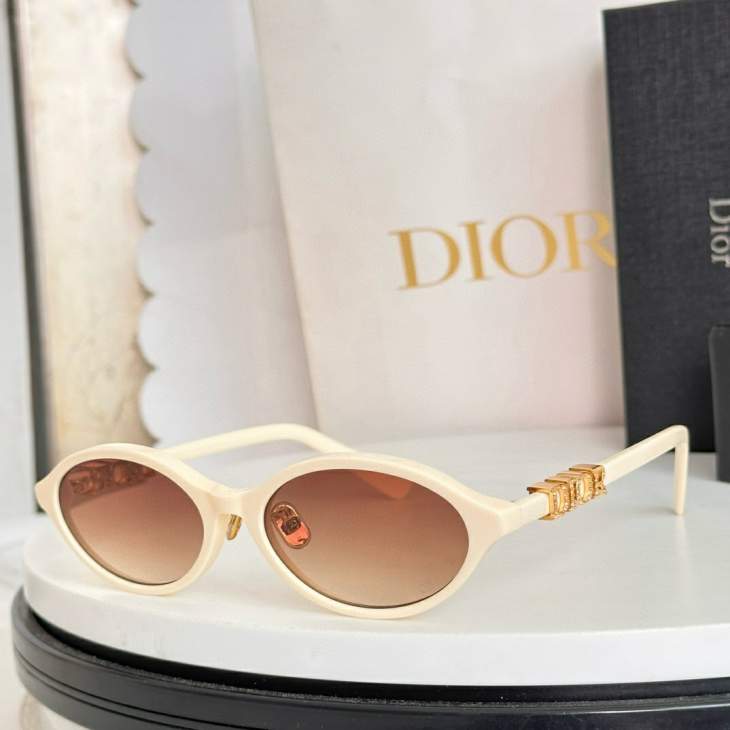 Picture of Dior Sunglasses _SKUfw77709962fw
